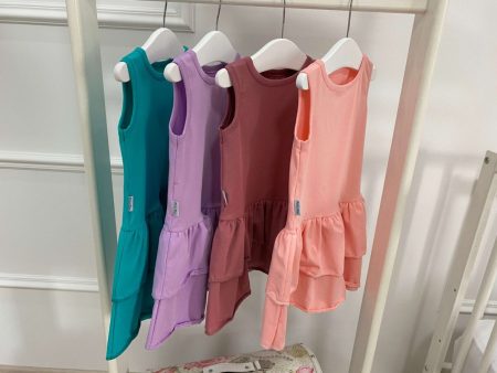 Naša karner haljina dizajnirana je da vaša djevojčica zablista na svakodnevnim i posebnim prilikama proizvodi Pcelica Maja