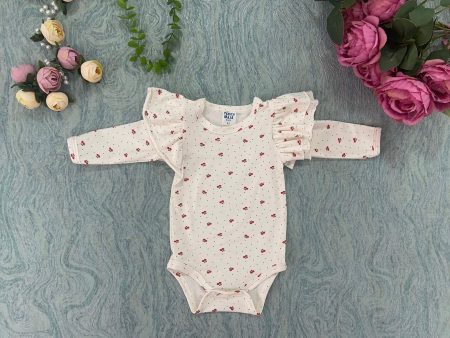 Mekani bebi bodi od pamuka i elastina, sa drikerima bez nikla. Udoban, nježan i praktičan – idealan za svakodnevno nošenje.