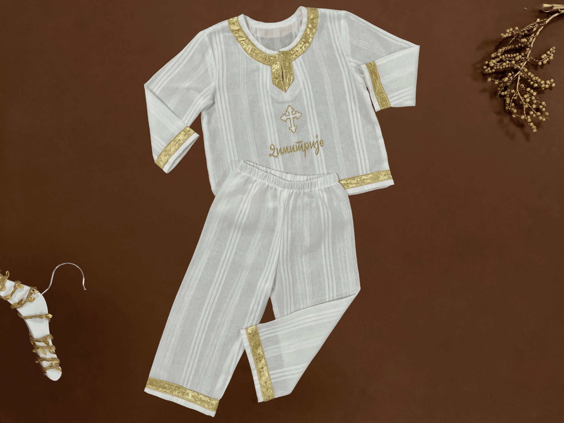 Odijelo za krštenje za dječaka sa vezom – mogućnost personalizacije imenom Odijelo za krštenje za dječaka sa vezom – mogućnost personalizacije imenom